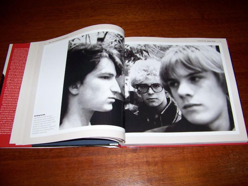 U2 - Illustrated Biography - Book